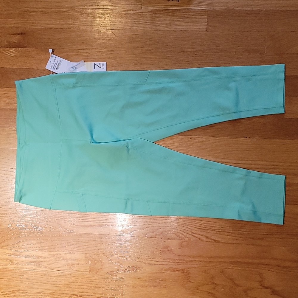 Z by Zella, M, Green Katydid